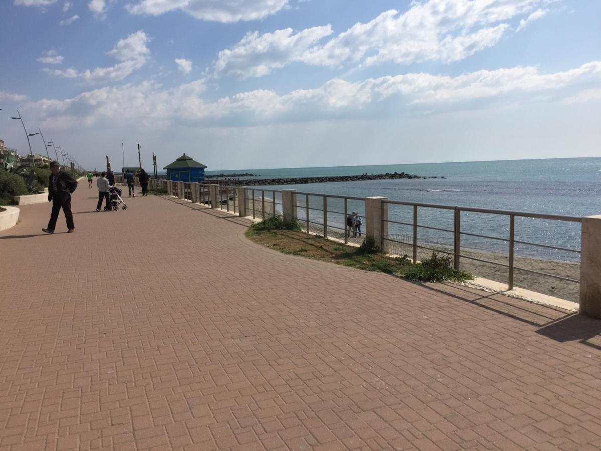 Front Sea Luxury Lägenhet Lido di Ostia Exteriör bild