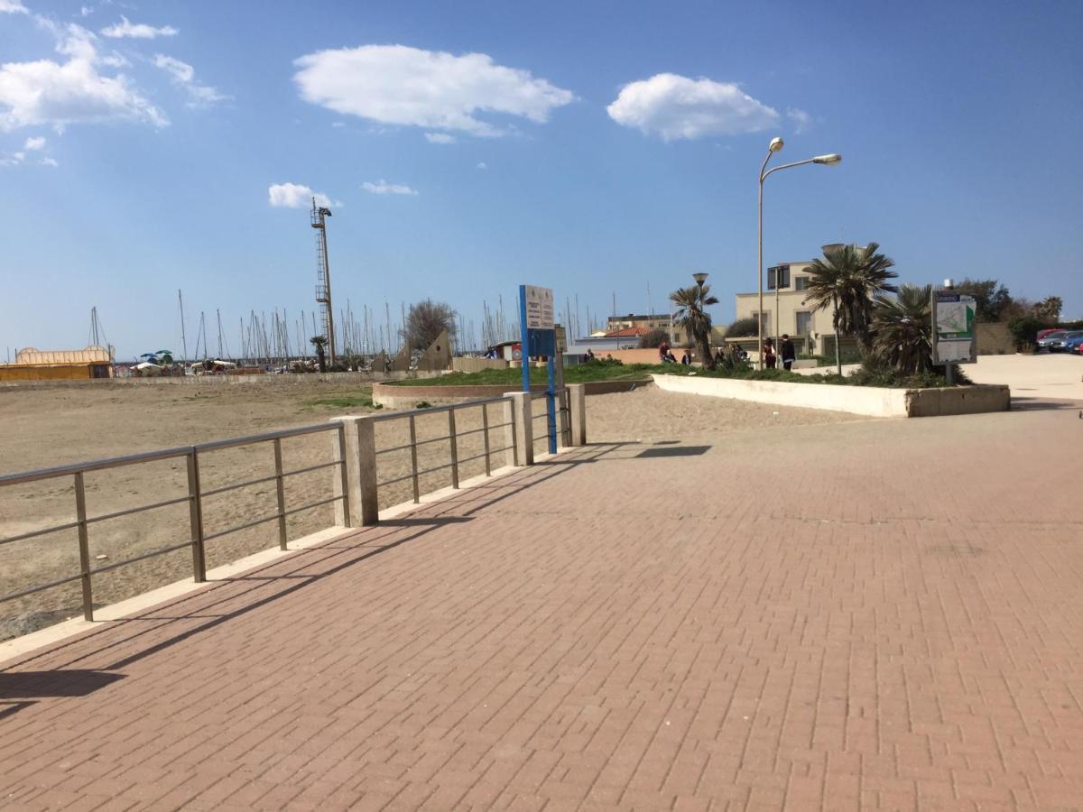 Front Sea Luxury Lägenhet Lido di Ostia Exteriör bild