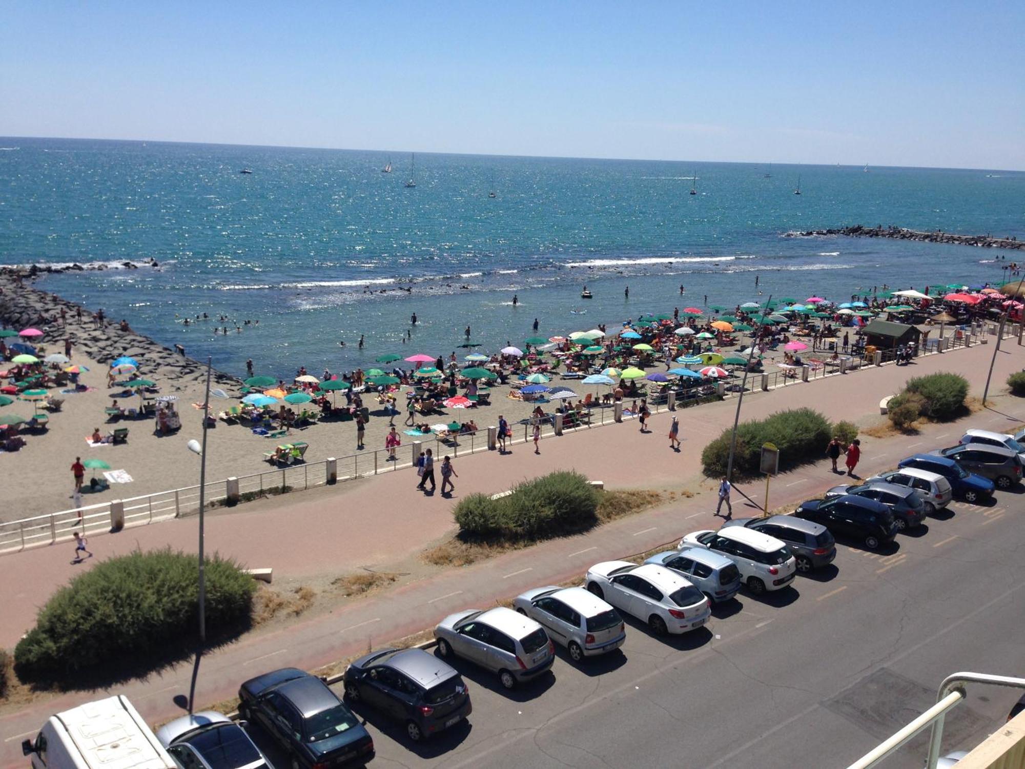 Front Sea Luxury Lägenhet Lido di Ostia Exteriör bild