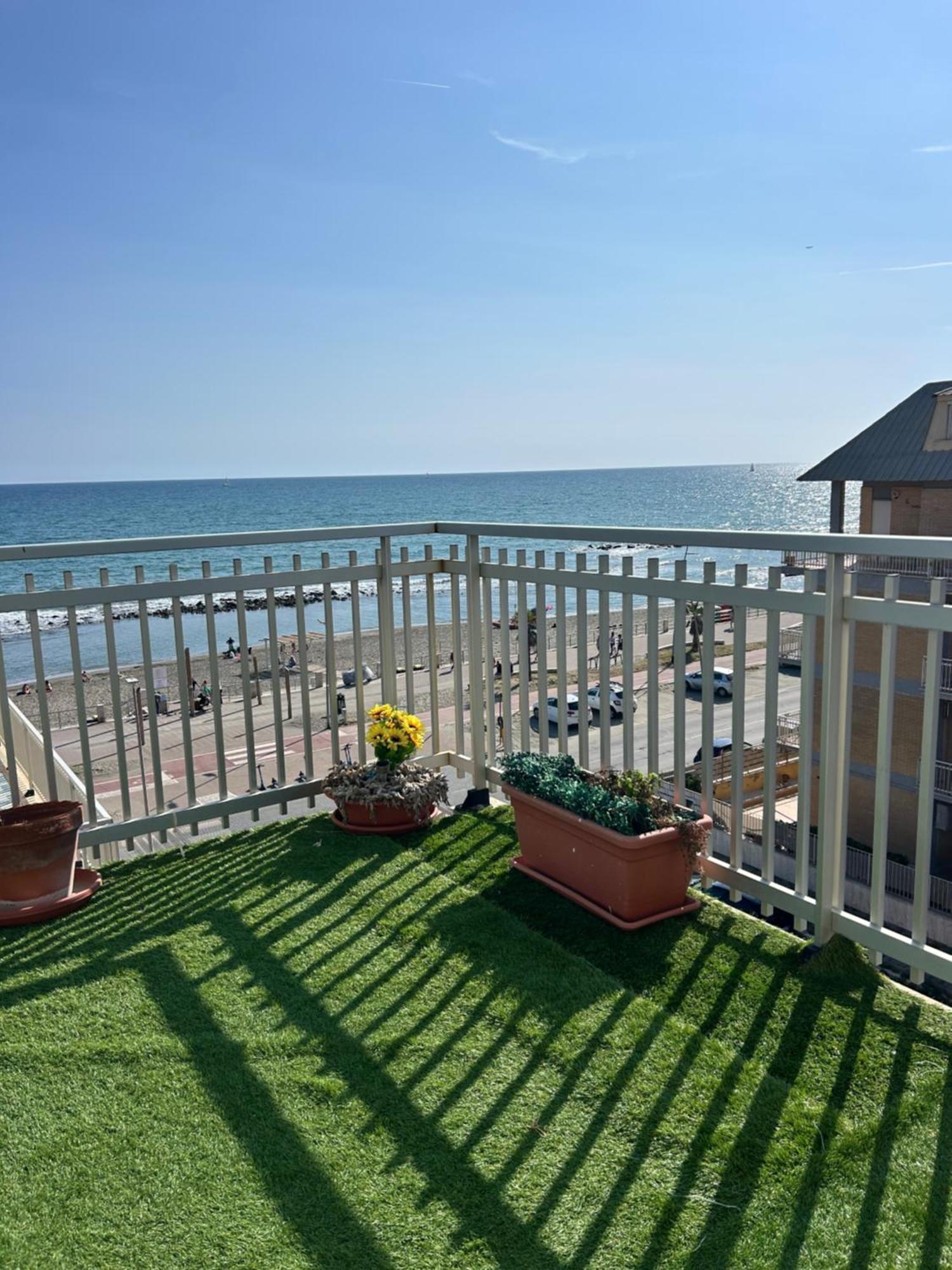 Front Sea Luxury Lägenhet Lido di Ostia Exteriör bild