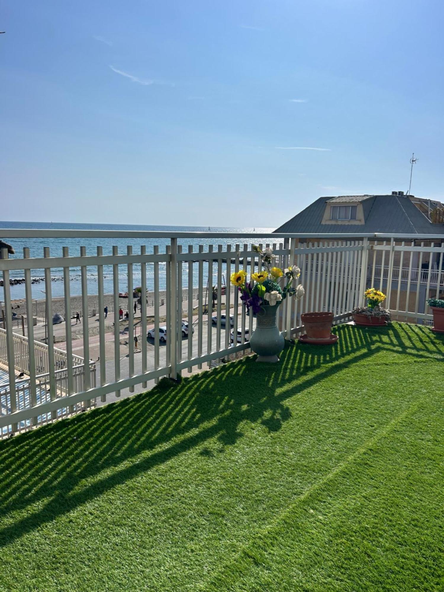 Front Sea Luxury Lägenhet Lido di Ostia Exteriör bild